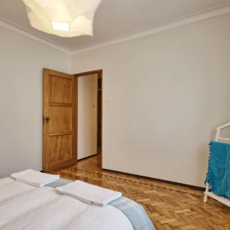 Apollonia 3 By Interhome Daire Lisboa